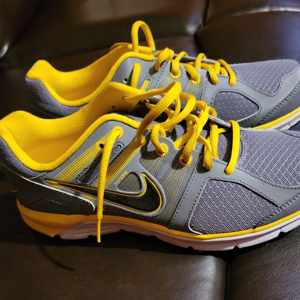 Men's Nike sneakers